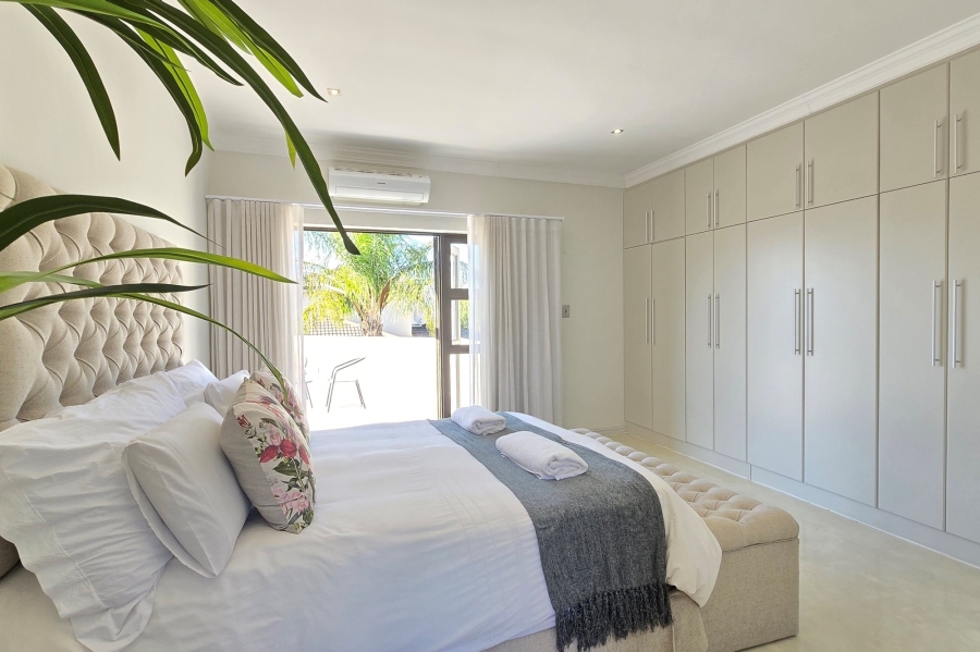 4 Bedroom Property for Sale in Graanendal Western Cape